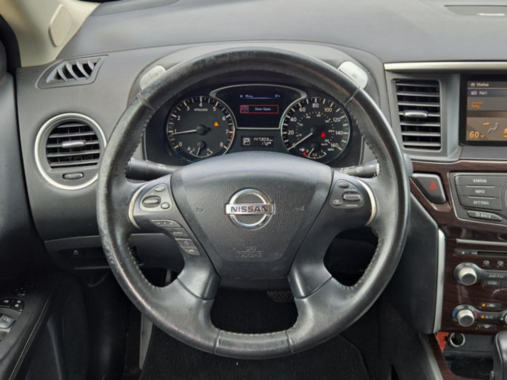 2014 Nissan Pathfinder - $10,999