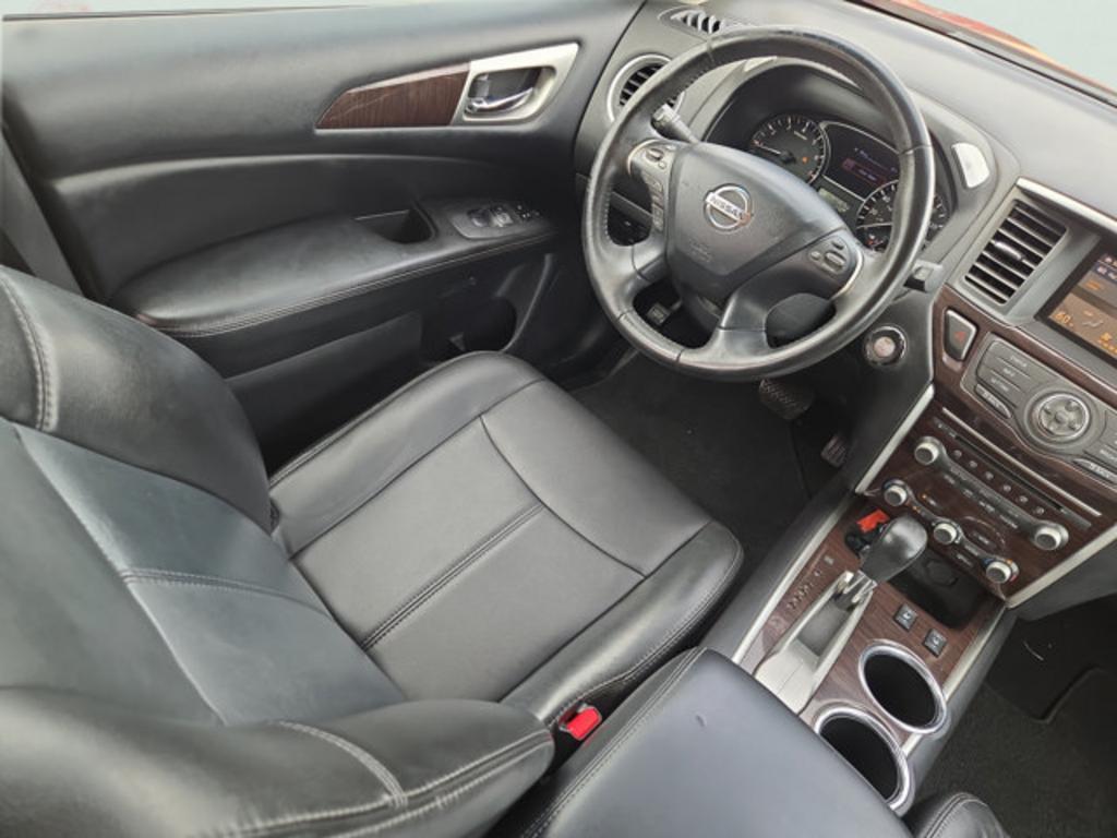 2014 Nissan Pathfinder - $10,999