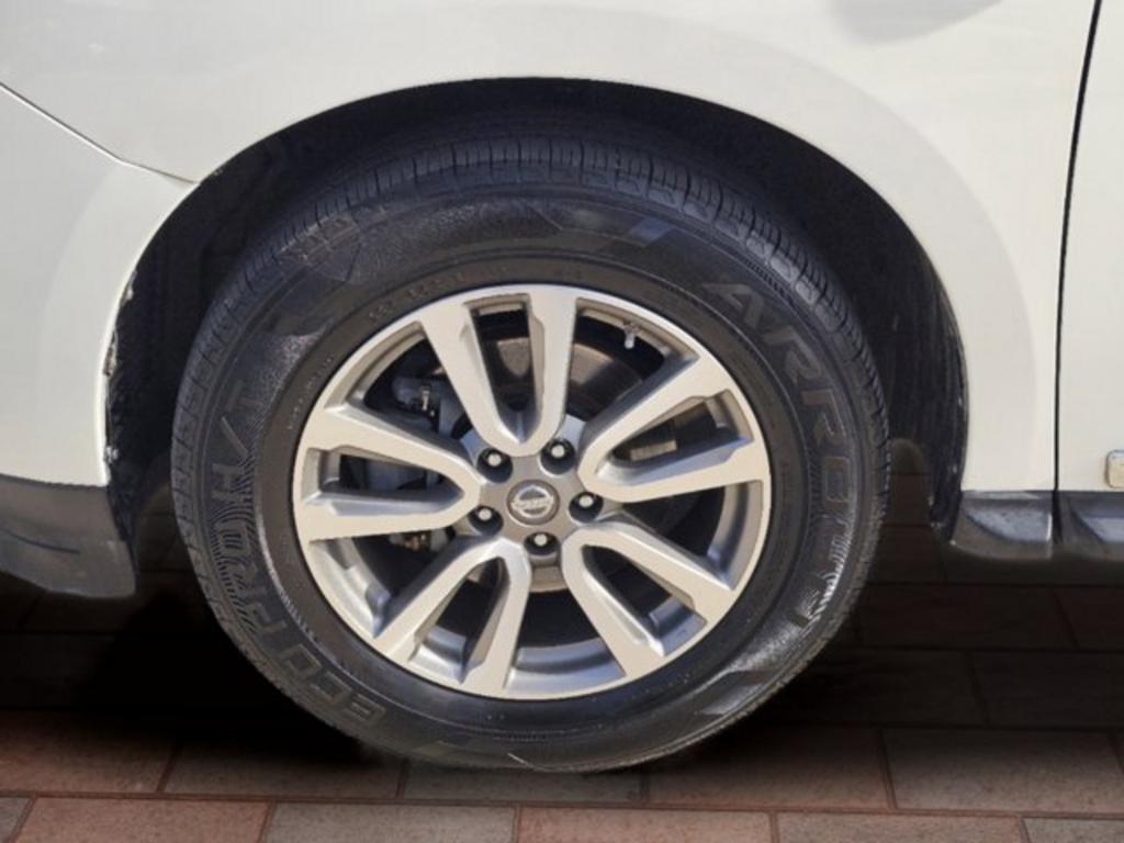 2014 Nissan Pathfinder - $9,999