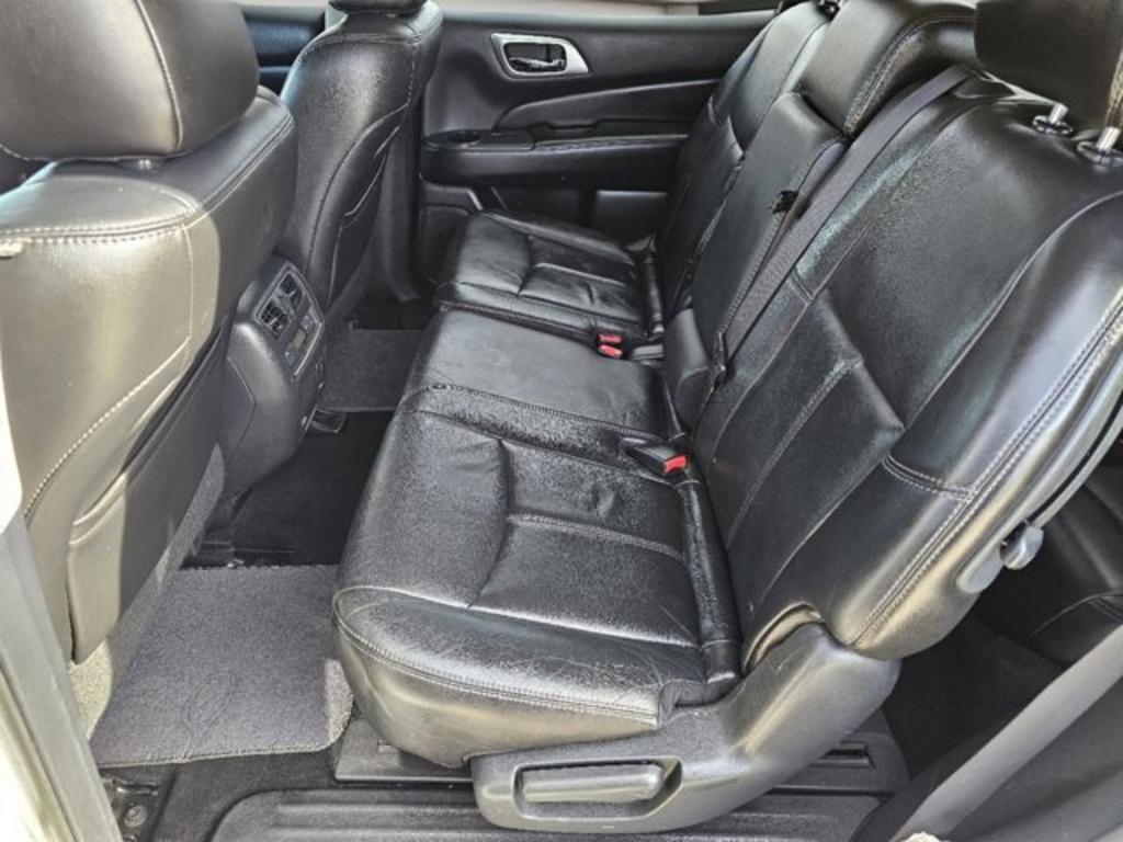 2014 Nissan Pathfinder - $9,999