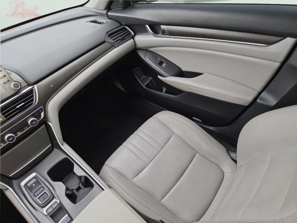 2018 Honda Accord - $16,999