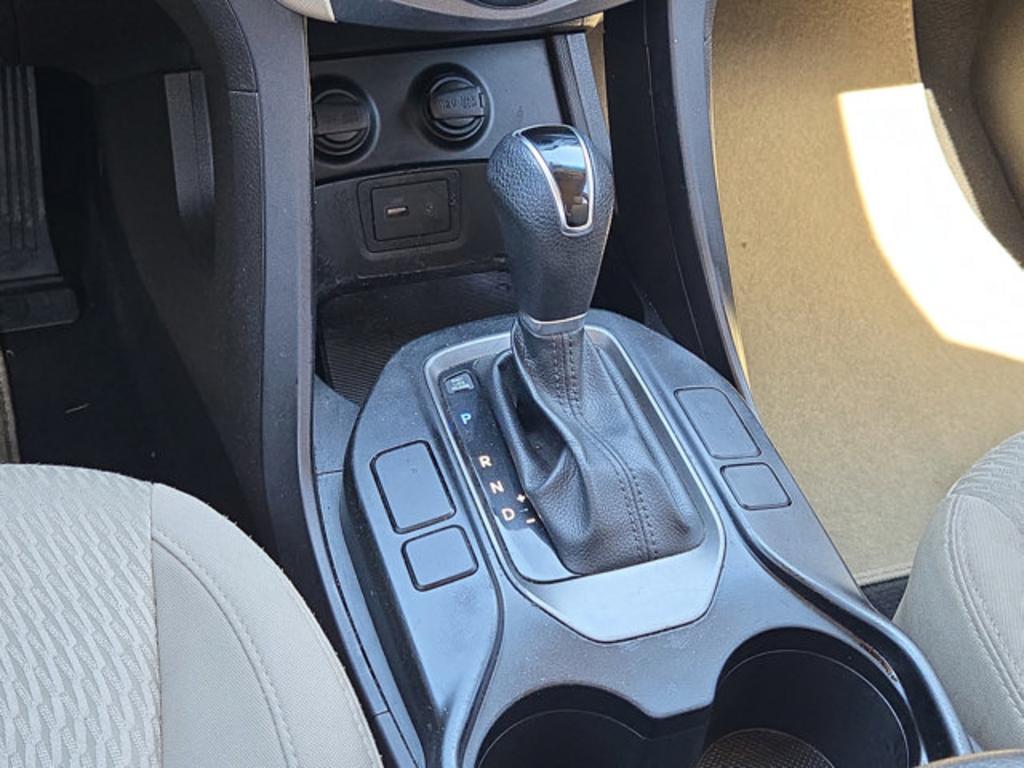 2017 Hyundai Santa Fe - $13,999