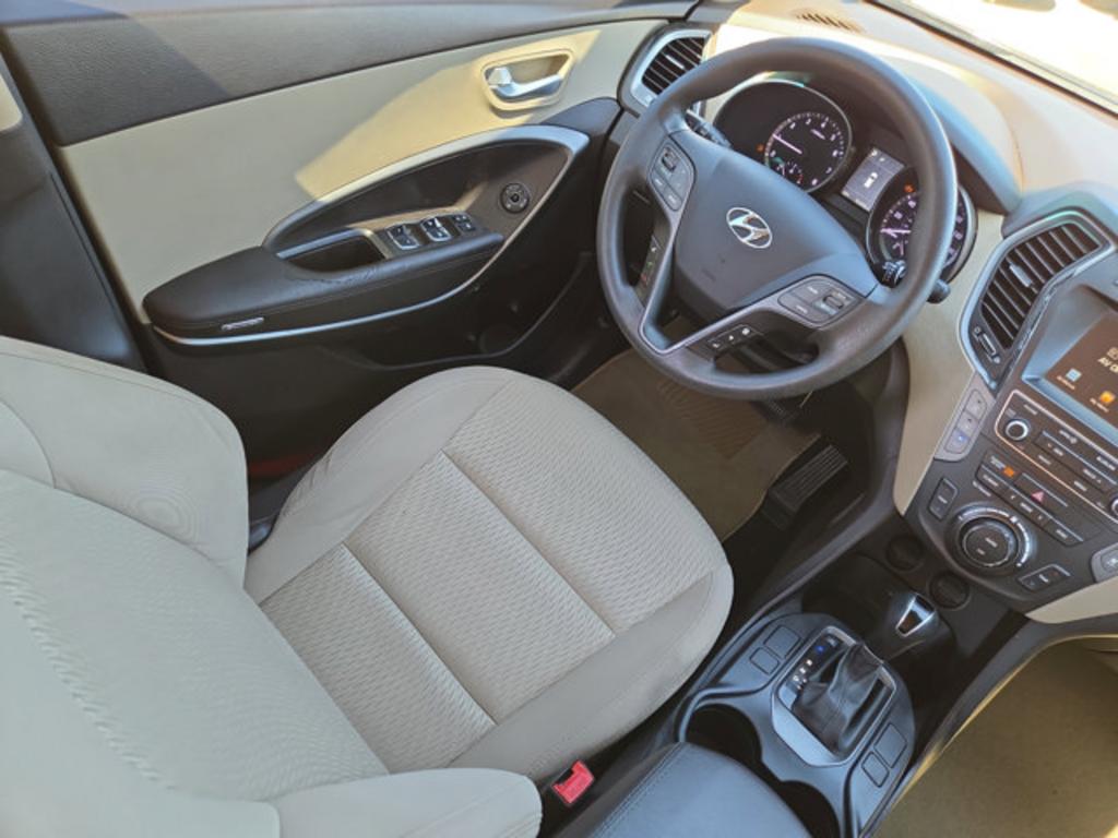 2017 Hyundai Santa Fe - $13,999