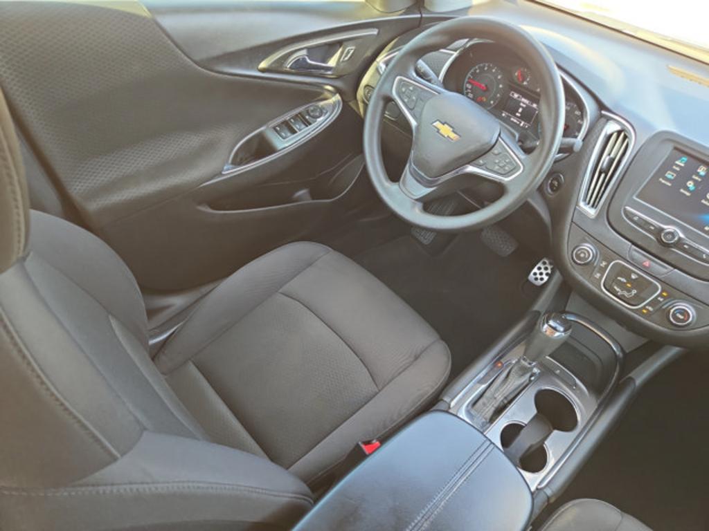 2017 Chevrolet Malibu - $8,999