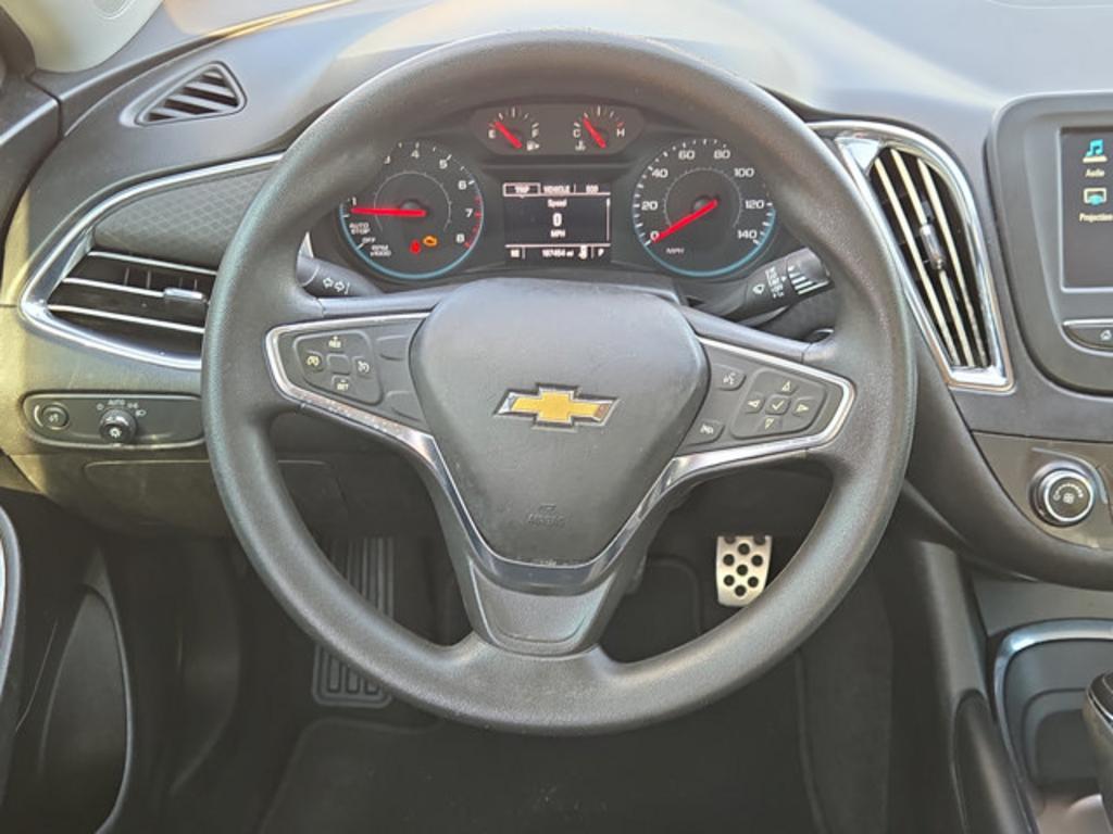 2017 Chevrolet Malibu - $8,999
