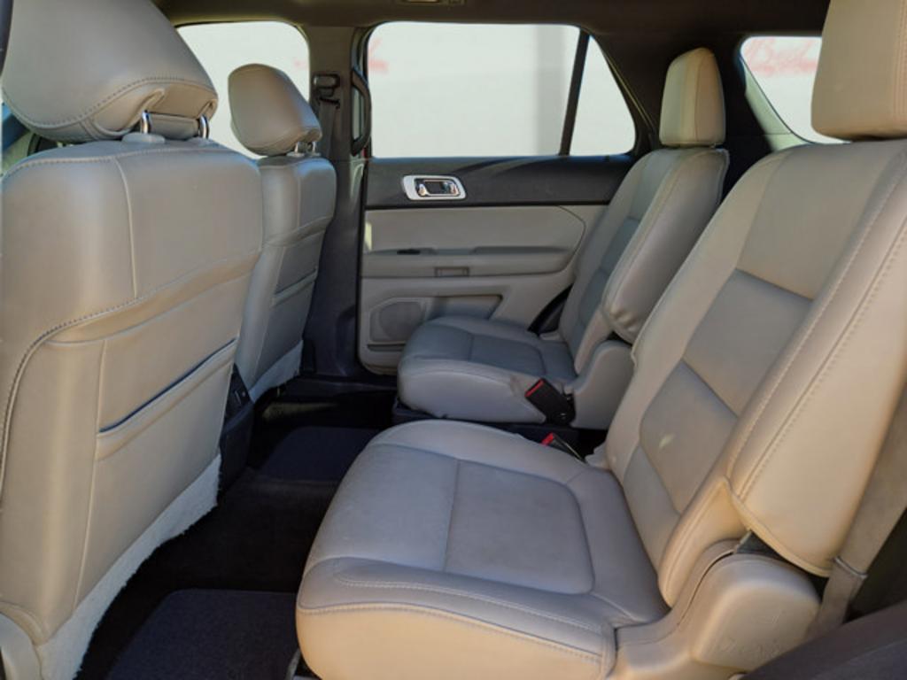 2013 Ford Explorer - $10,999