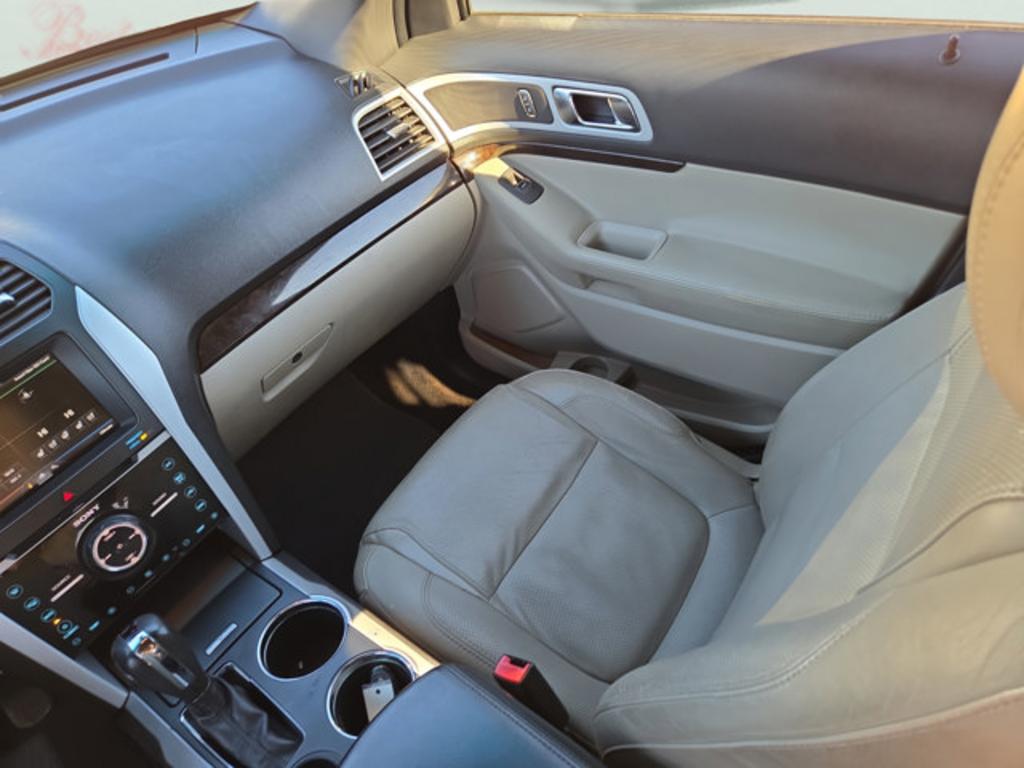 2013 Ford Explorer - $10,999