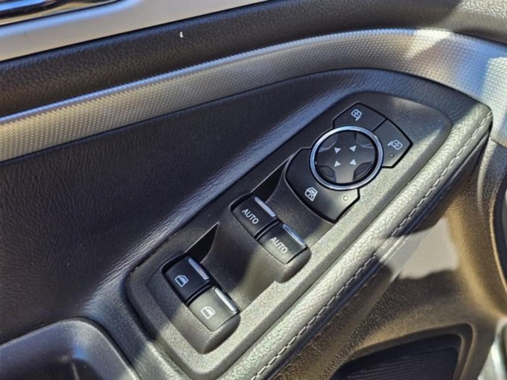 2013 Ford Explorer - $7,999