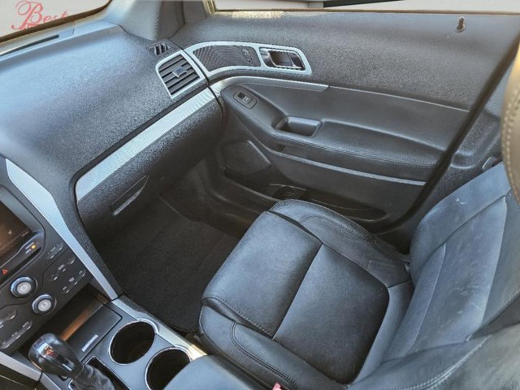 2013 Ford Explorer - $7,999