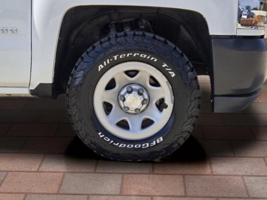 2019 Chevrolet Silverado Ld - $15,999