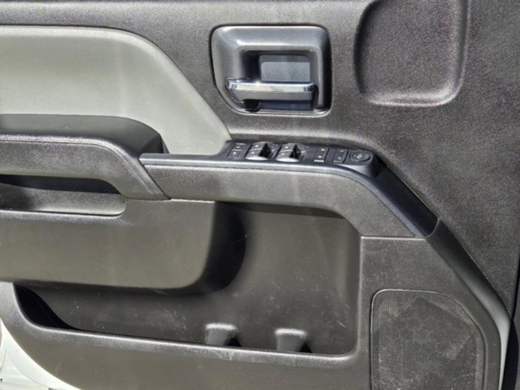 2019 Chevrolet Silverado Ld - $15,999