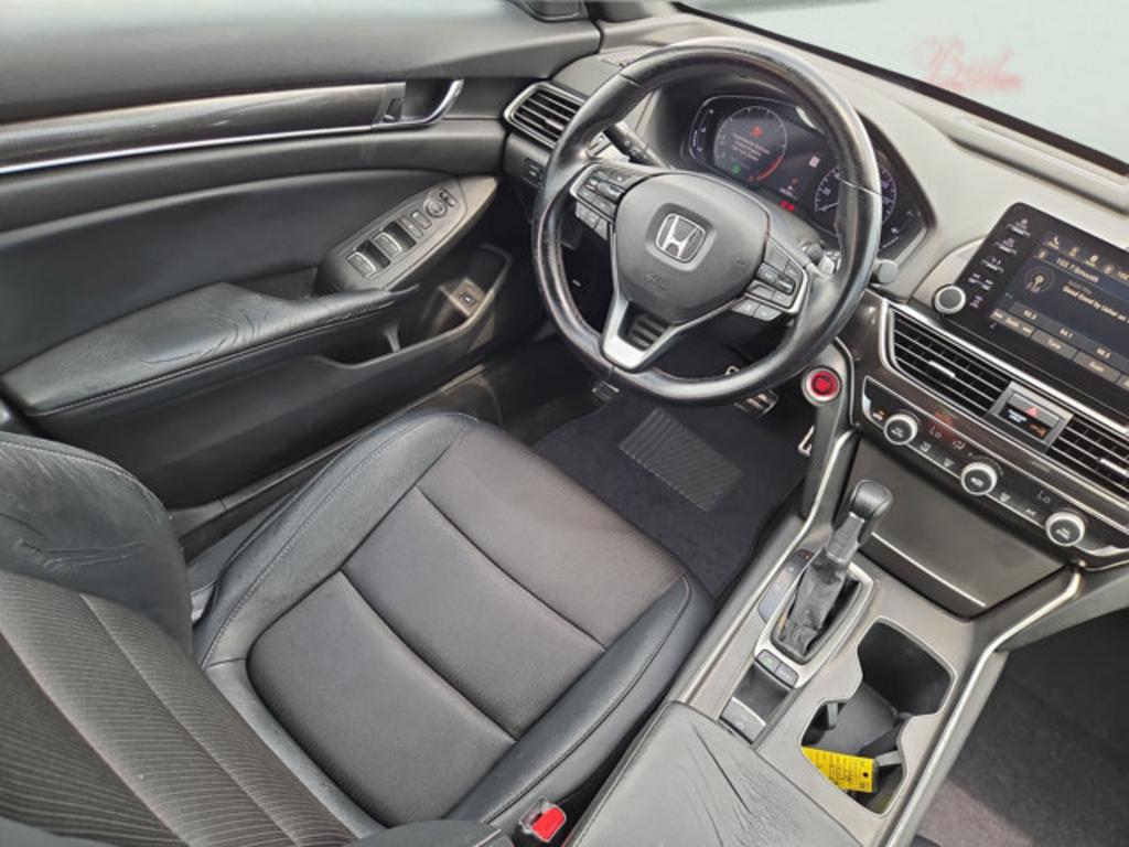 2018 Honda Accord - $15,999