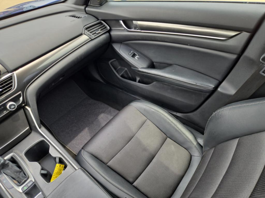 2018 Honda Accord - $15,999