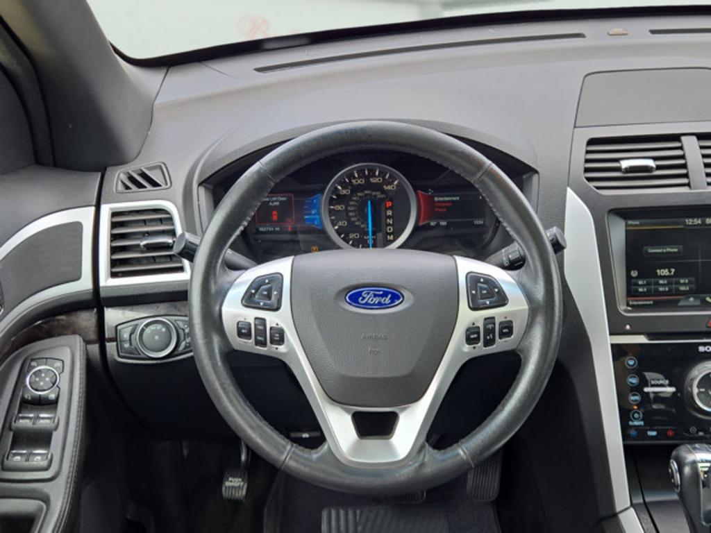 2015 Ford Explorer - $12,999
