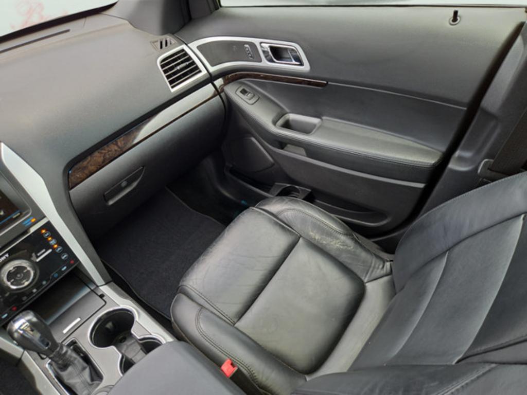 2015 Ford Explorer - $12,999