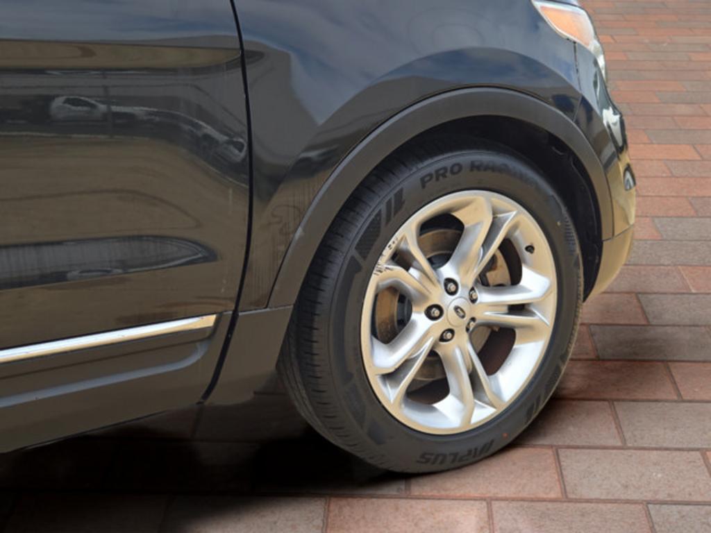 2015 Ford Explorer - $12,999
