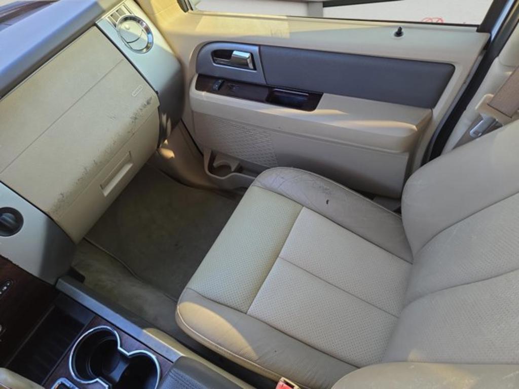 2011 Ford Expedition XLT photo