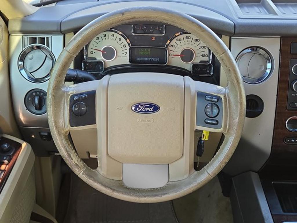 2011 Ford Expedition XLT photo