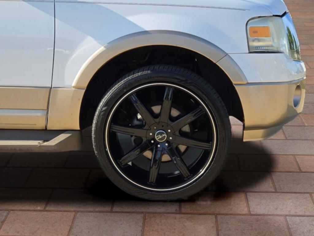 2011 Ford Expedition XLT photo