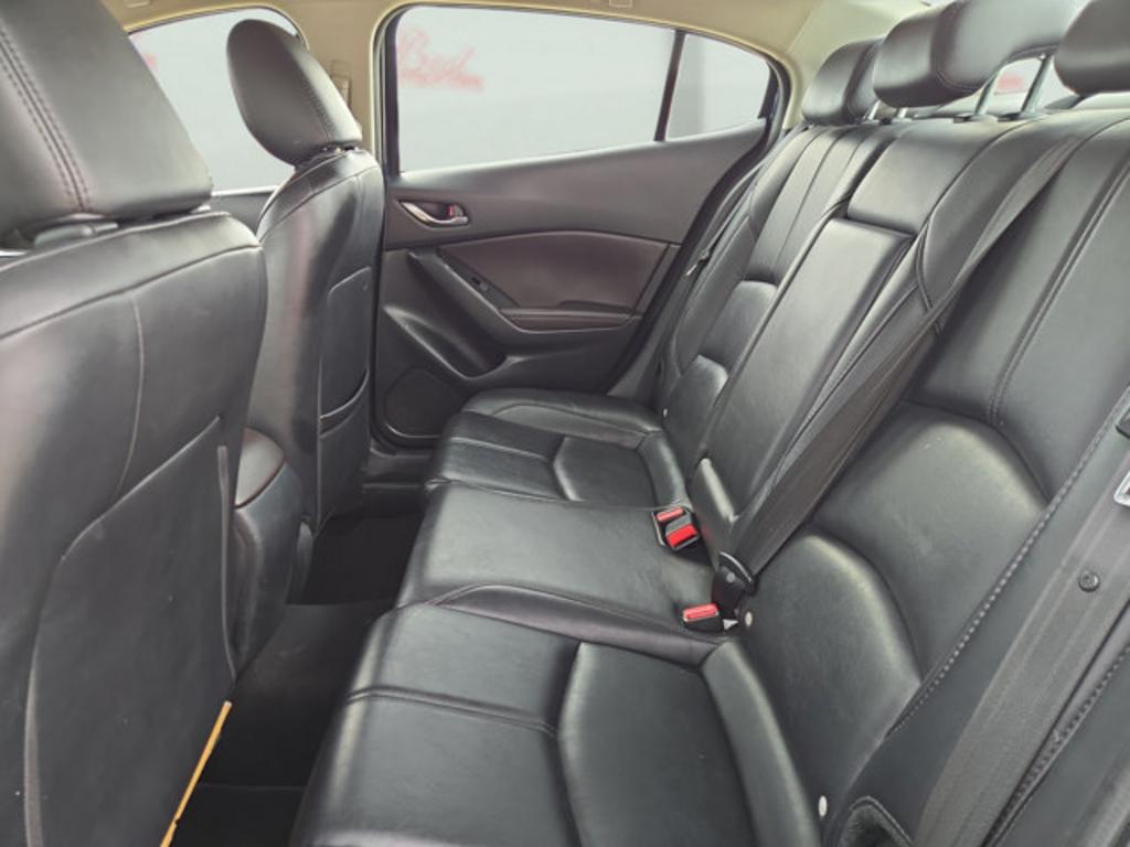 2018 MAZDA MAZDA3 - $10,999