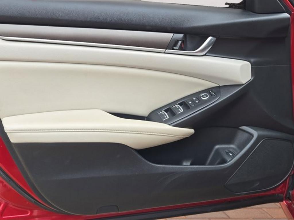 2019 Honda Accord - $16,999