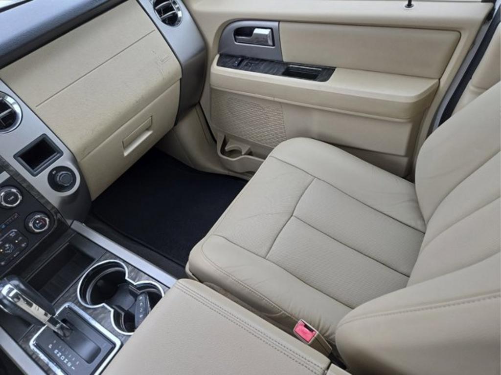 2015 Ford Expedition - $14,999