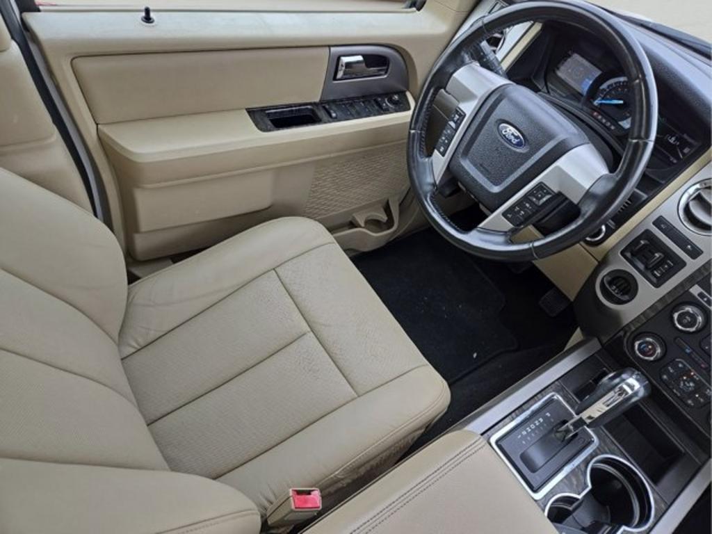 2015 Ford Expedition - $14,999