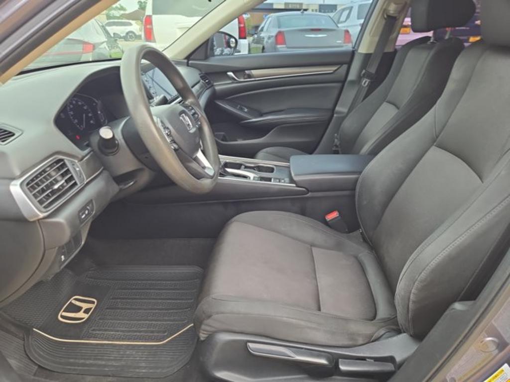 2018 Honda Accord - $17,999