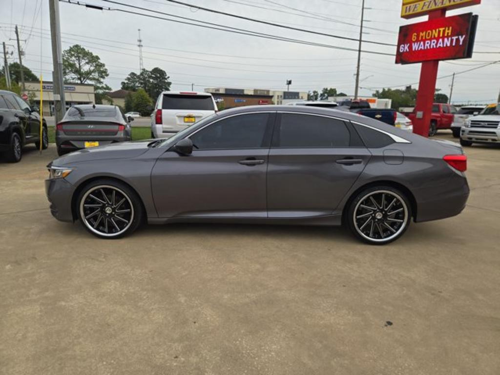 2018 Honda Accord - $17,999