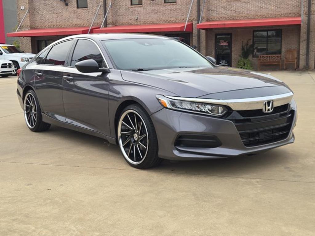 2018 Honda Accord - $17,999