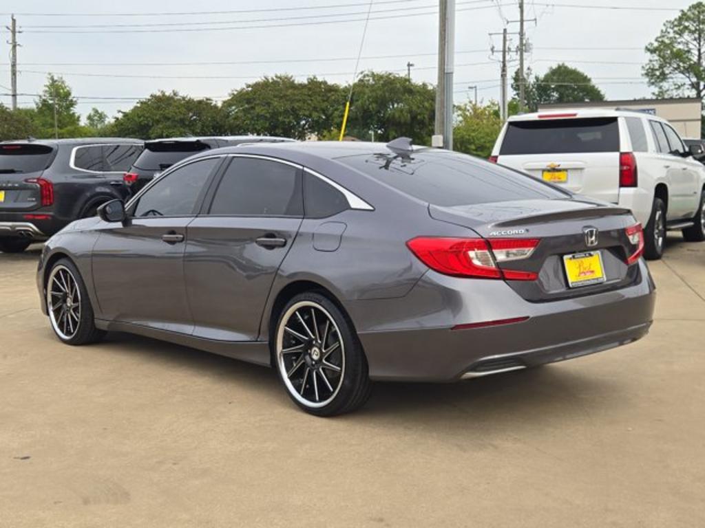 2018 Honda Accord - $17,999