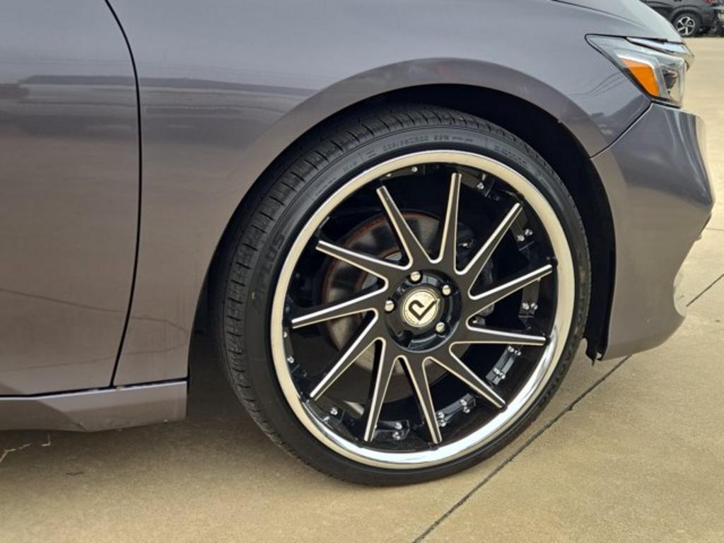 2018 Honda Accord - $17,999