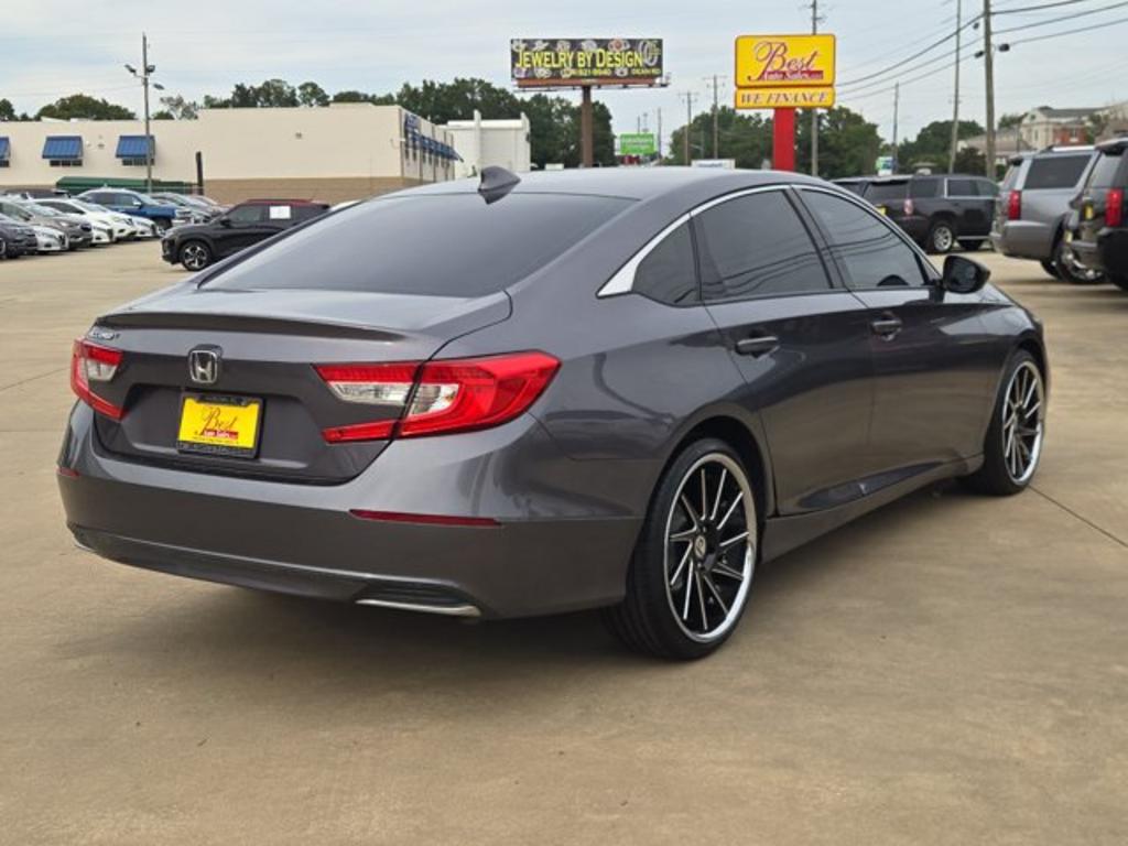 2018 Honda Accord - $17,999