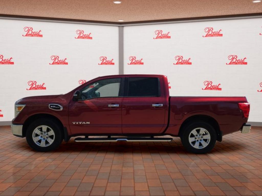2017 Nissan Titan SV photo