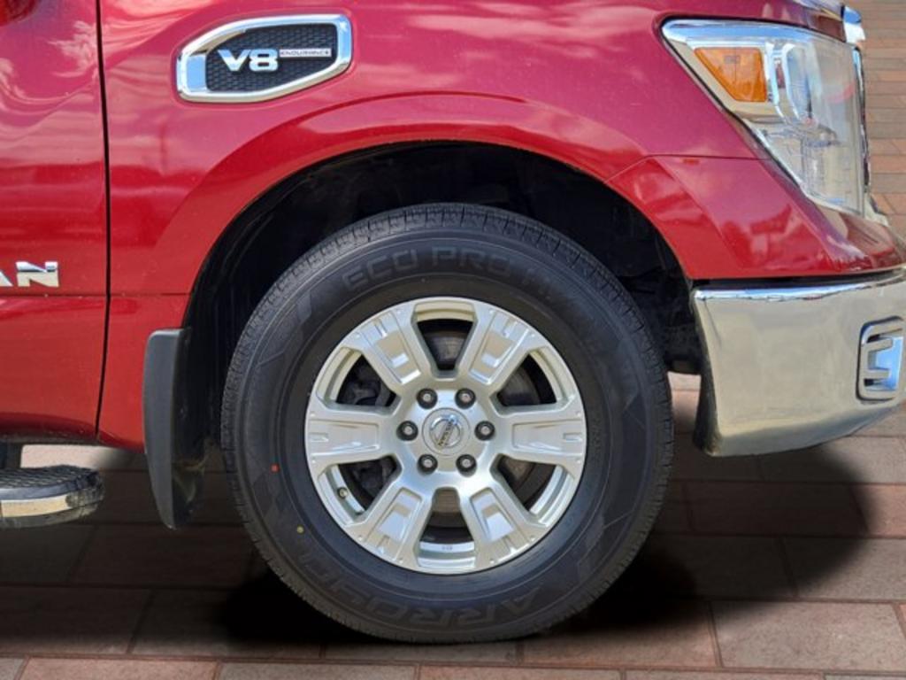 2017 Nissan Titan SV photo
