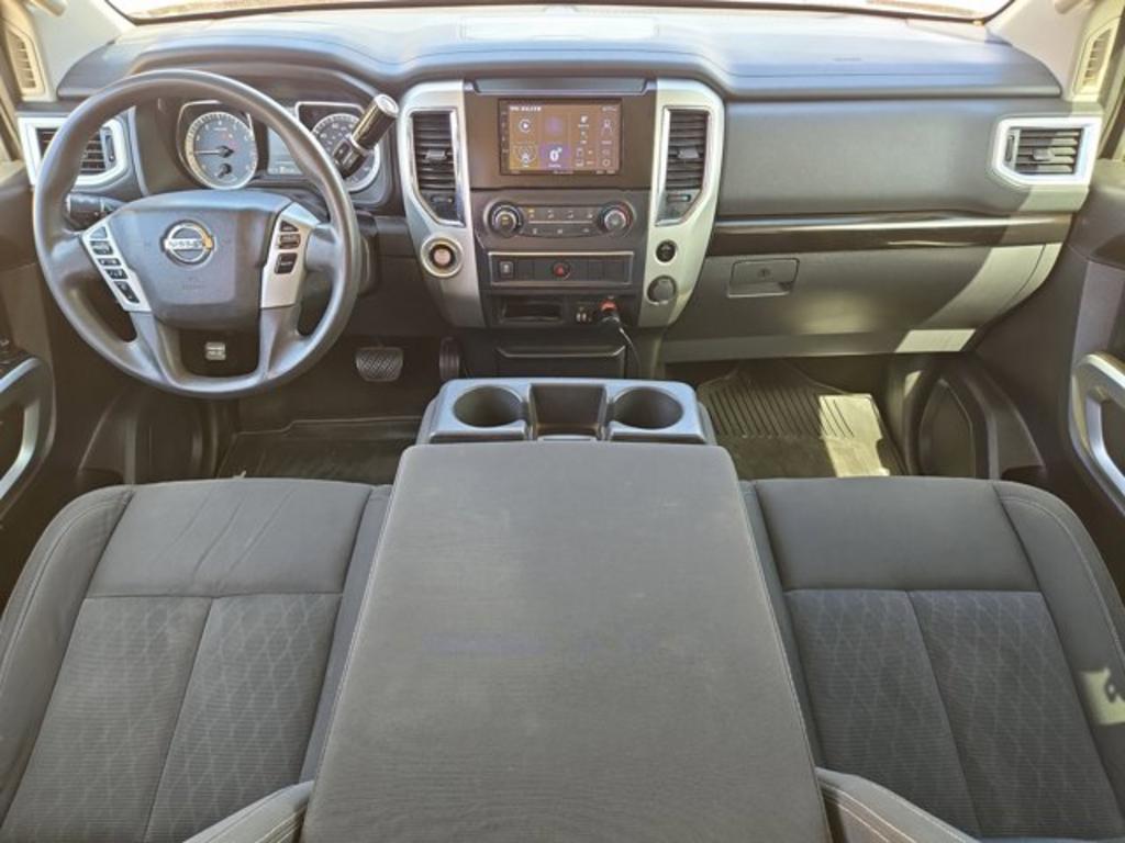 2017 Nissan Titan SV photo