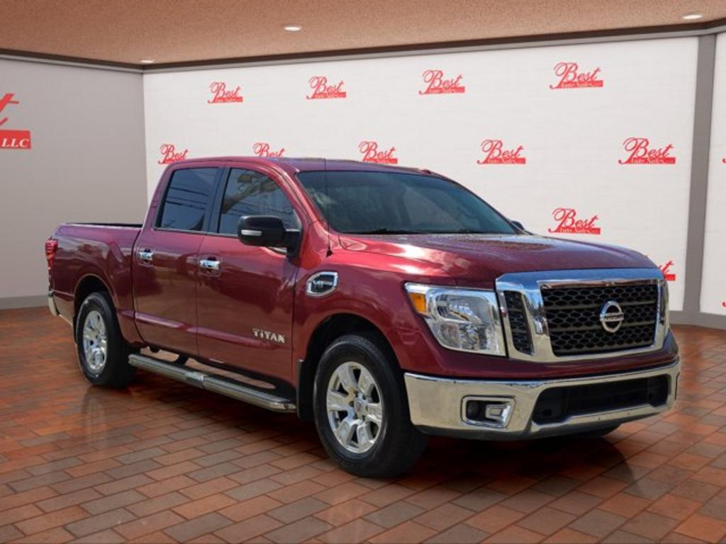 2017 Nissan Titan SV photo