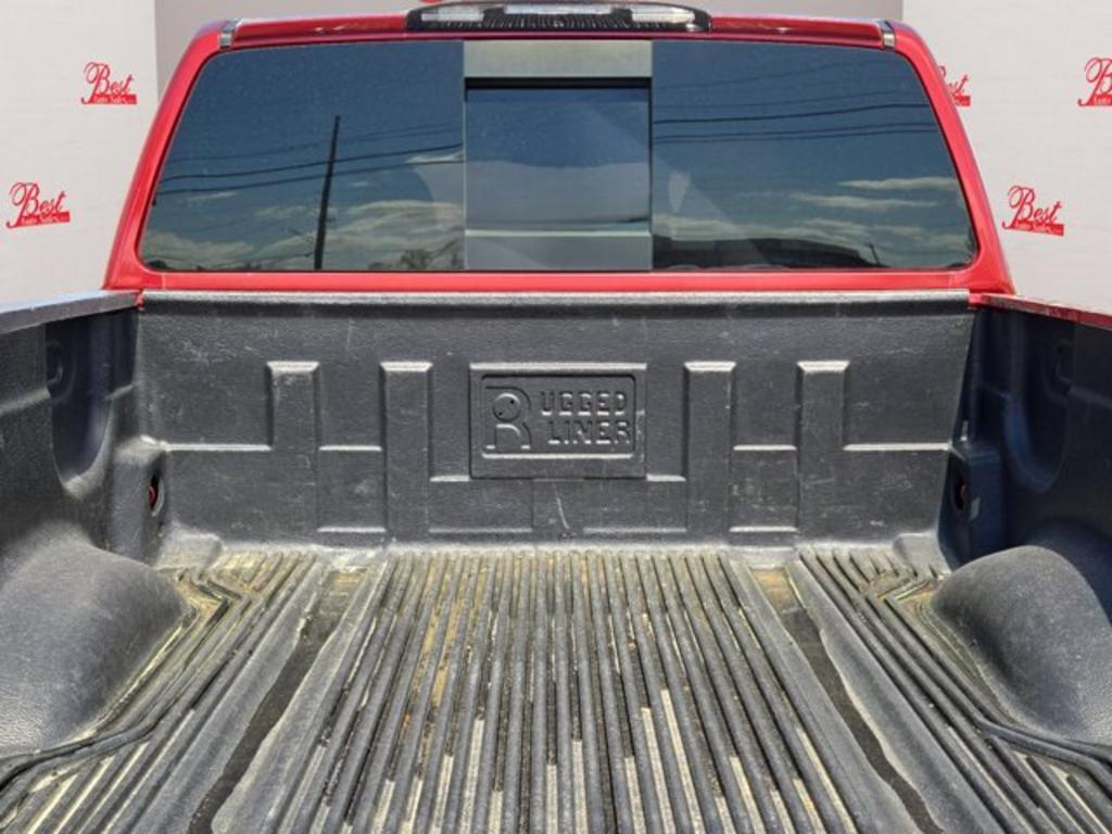 2017 Nissan Titan SV photo
