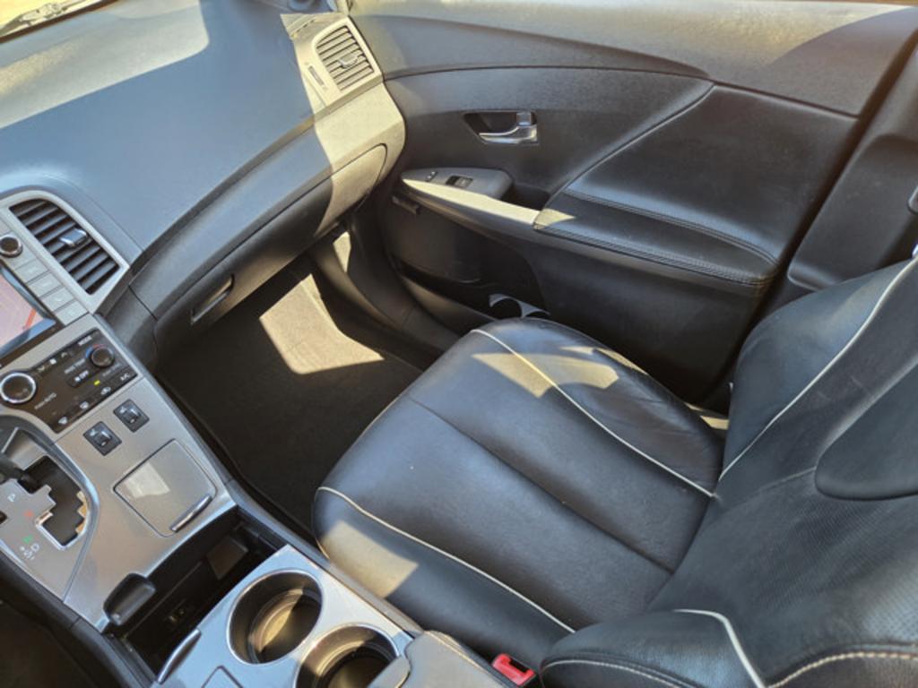 2015 Toyota Venza - $13,999