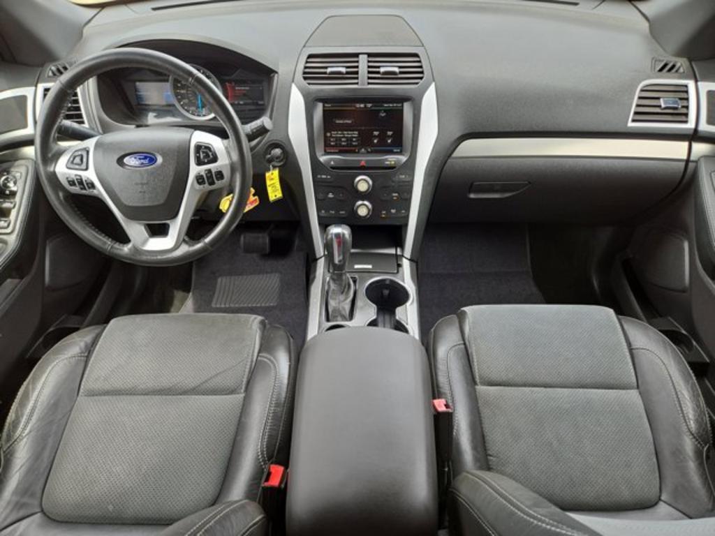 2015 Ford Explorer - $15,999