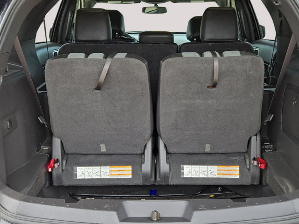 2015 Ford Explorer - $15,999