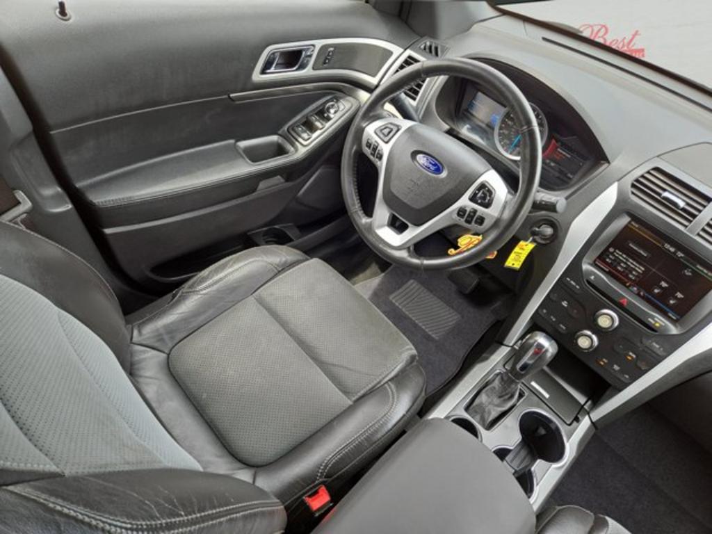 2015 Ford Explorer - $15,999