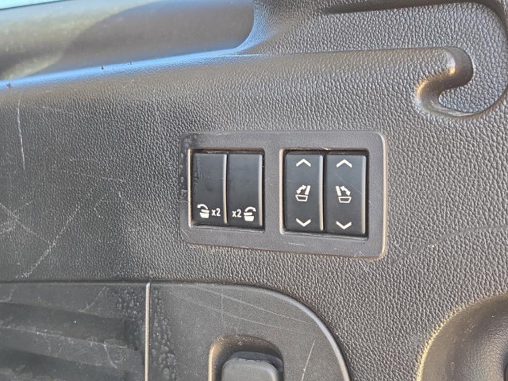2018 Chevrolet Suburban - $24,999