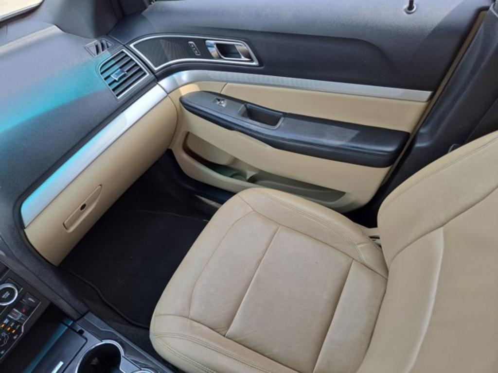 2017 Ford Explorer XLT photo
