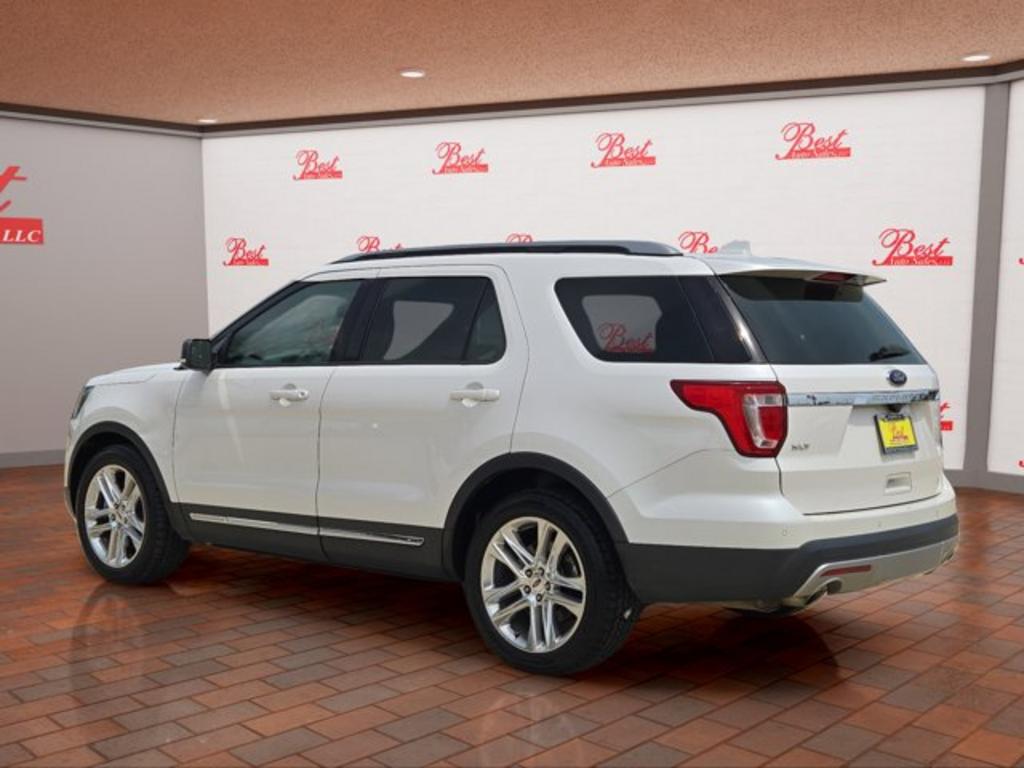 2017 Ford Explorer XLT photo