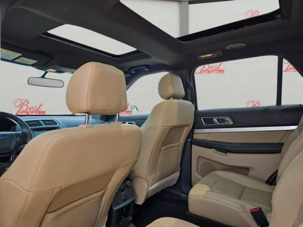 2017 Ford Explorer XLT photo