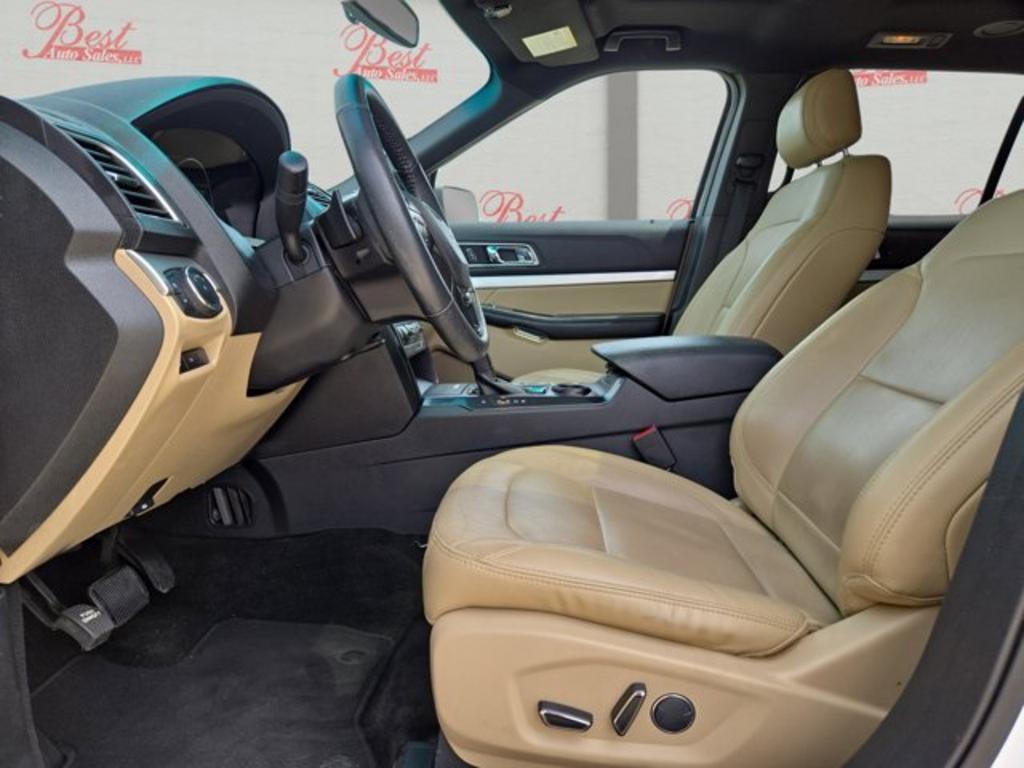 2017 Ford Explorer XLT photo