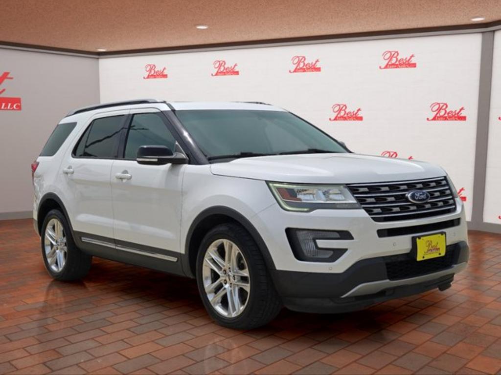 2017 Ford Explorer XLT photo