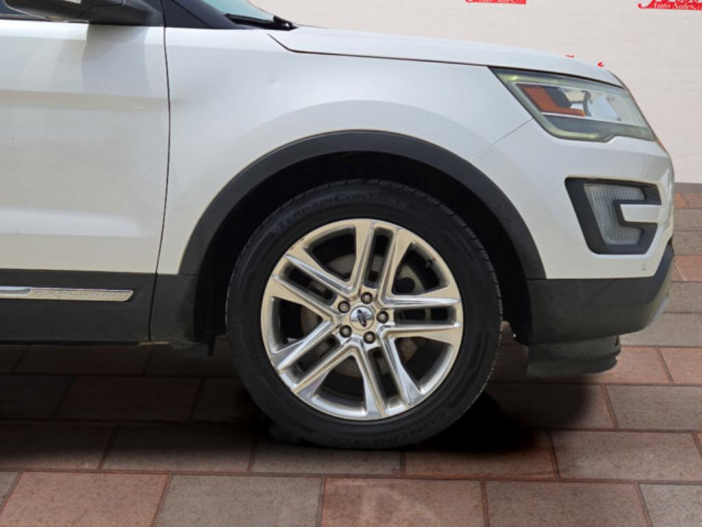 2017 Ford Explorer XLT photo