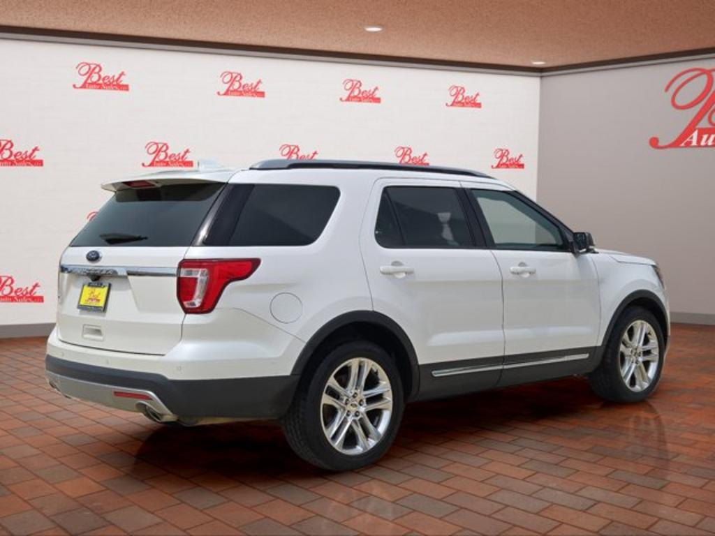 2017 Ford Explorer XLT photo